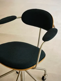 CH621 Swivel stol, eg olie af Hans J. Wegner<Carl Hansen & Søn Clearance