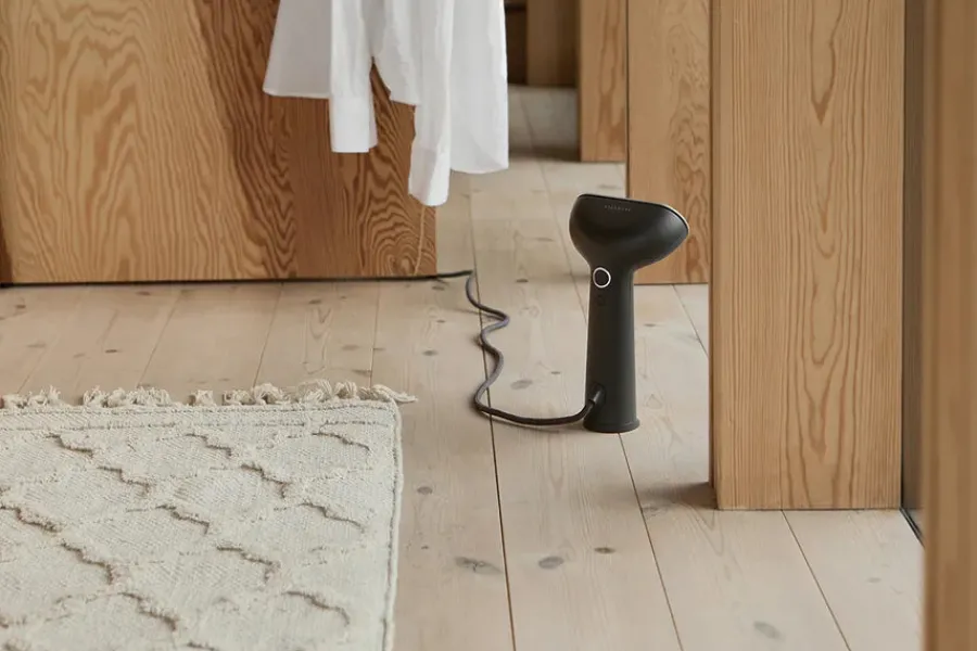 Cirrus No.3 Iron Steamer, Sand fra<Steamery Stockholm Sale