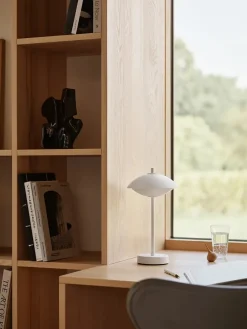 Clam Portable Lamp fra<Fritz Hansen Clearance