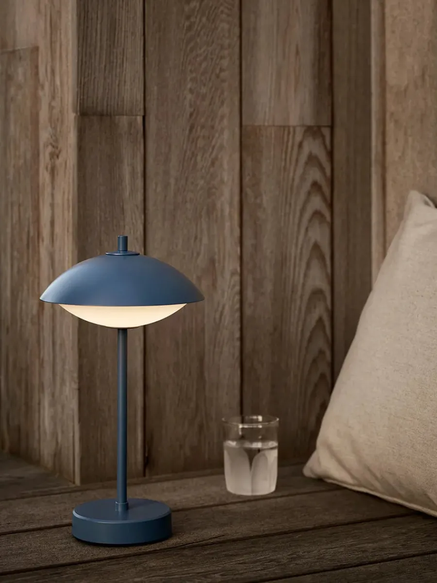 Clam Portable Lamp fra<Fritz Hansen Clearance