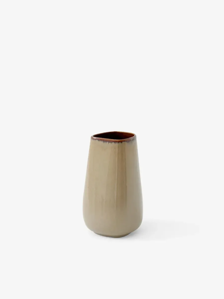 Collect Ceramic Vases fra<&Tradition