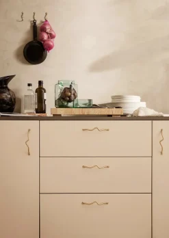 Curvature handle fra<Ferm Living Discount