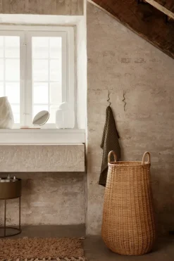 Curvature hook fra<Ferm Living Online
