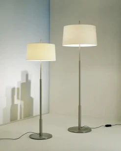 Diana Gulvlampe fra Santa and Cole<Santa & Cole Hot