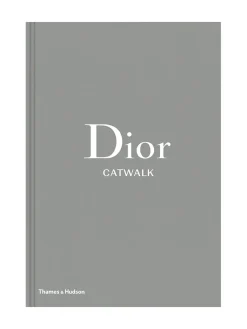 Dior Catwalk bog fra<New Mags New