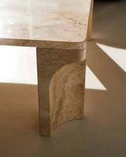 Doric Coffee Table 80 x 80 cm, Neutral White Travertine fra<GUBI Best