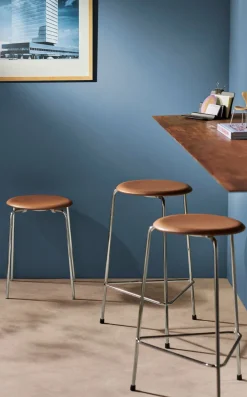 Dot Høj Barstol m. 4 ben, valnød læder af Arne Jacobsen<Fritz Hansen Outlet