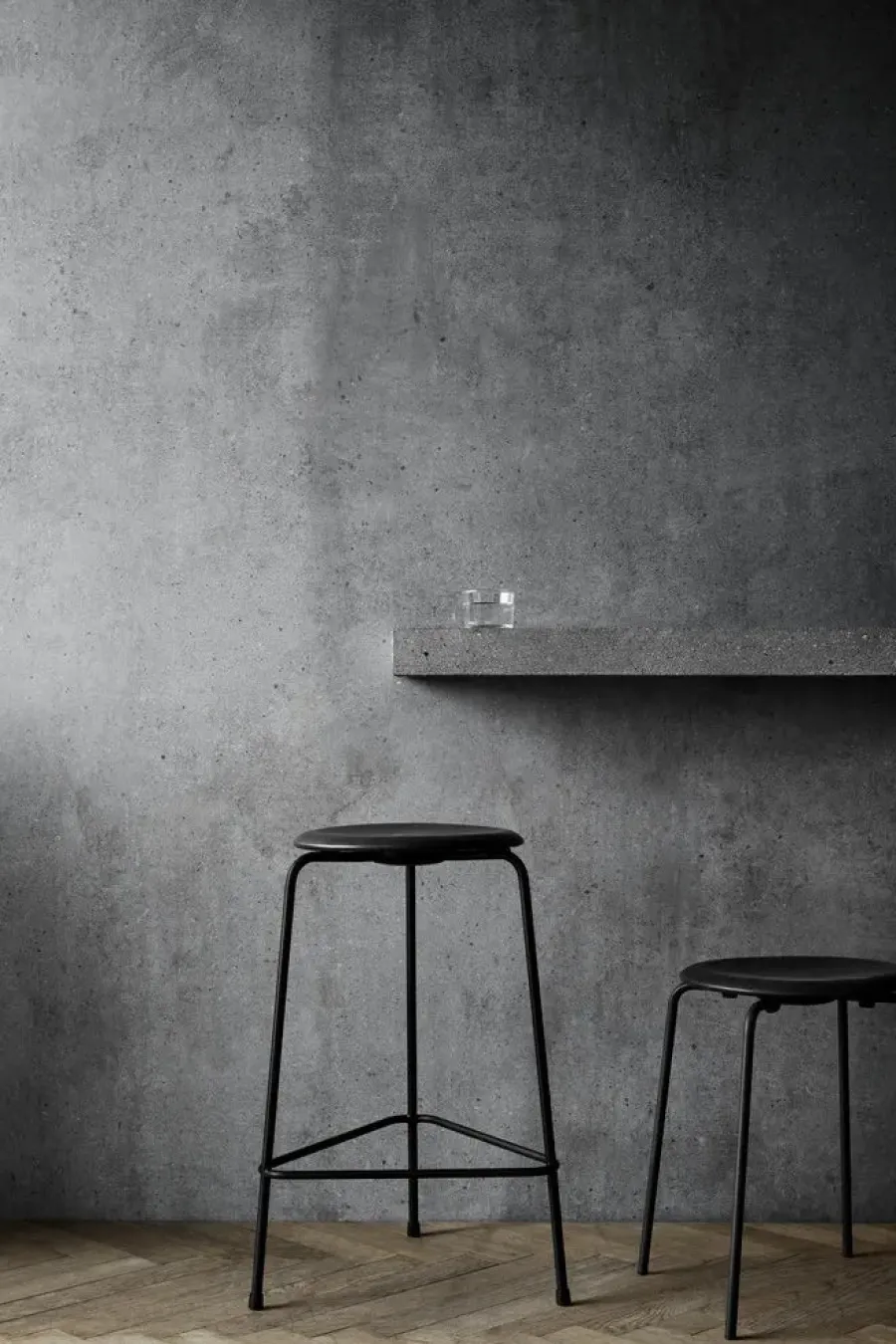 Dot skammel, sort af Arne Jacobsen<Fritz Hansen Best