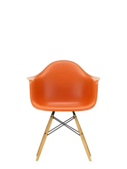 Eames Plastic Armchair DAW, ahorntræ fra<Vitra Online