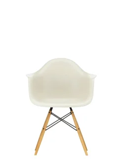 Eames Plastic Armchair DAW, ahorntræ fra<Vitra Online