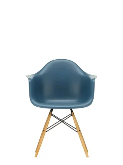 Eames Plastic Armchair DAW, ahorntræ fra<Vitra Online
