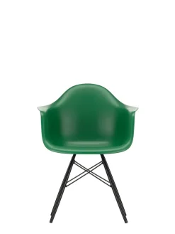 Eames Plastic Armchair DAW, sortlakeret ahorntræ fra<Vitra Discount