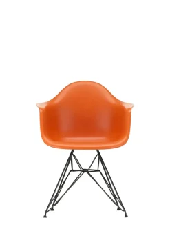 Eames Plastic Armchair DAR, sort pulverlakering fra<Vitra New