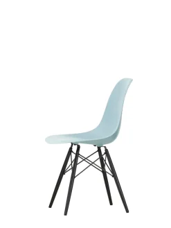 Eames Plastic Side Chair DSW, sortlakeret ahorntræ fra<Vitra Hot