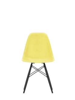 Eames Plastic Side Chair DSW, sortlakeret ahorntræ fra<Vitra Hot