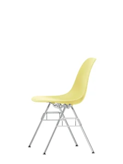 Eames Plastic Side Chair DSS-N, stabelbar fra<Vitra