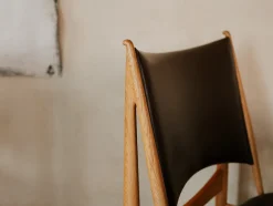 Egypterstol, valnød af Finn Juhl<House of Finn Juhl Online