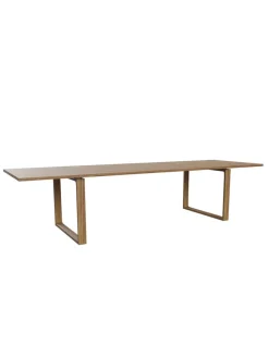 Essay Spisebord af Cecilie Manz<Fritz Hansen New