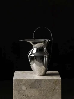 Etruscan Pitcher fra<Audo Copenhagen Online