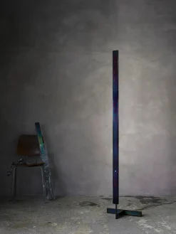 F Model gulvlampe, Dark Opal Chrome fra<Anour Online