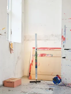 F Model gulvlampe fra<Anour Sale