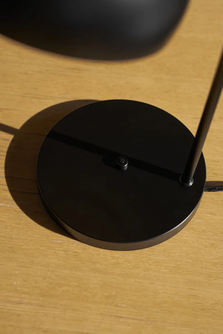 FJ Elements Table Lamp fra<Louis Poulsen Online