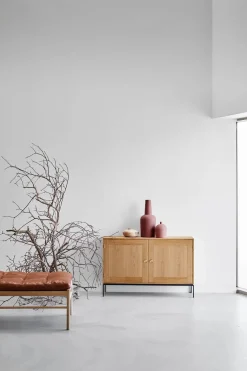 FK63 Kabinet med ben fra<Carl Hansen & Søn New