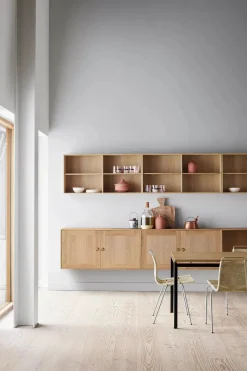 FK63 Kabinet med ben fra<Carl Hansen & Søn New