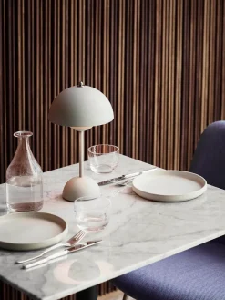 Flowerpot Portable VP9 Bordlampe af Verner Panton<&Tradition Best