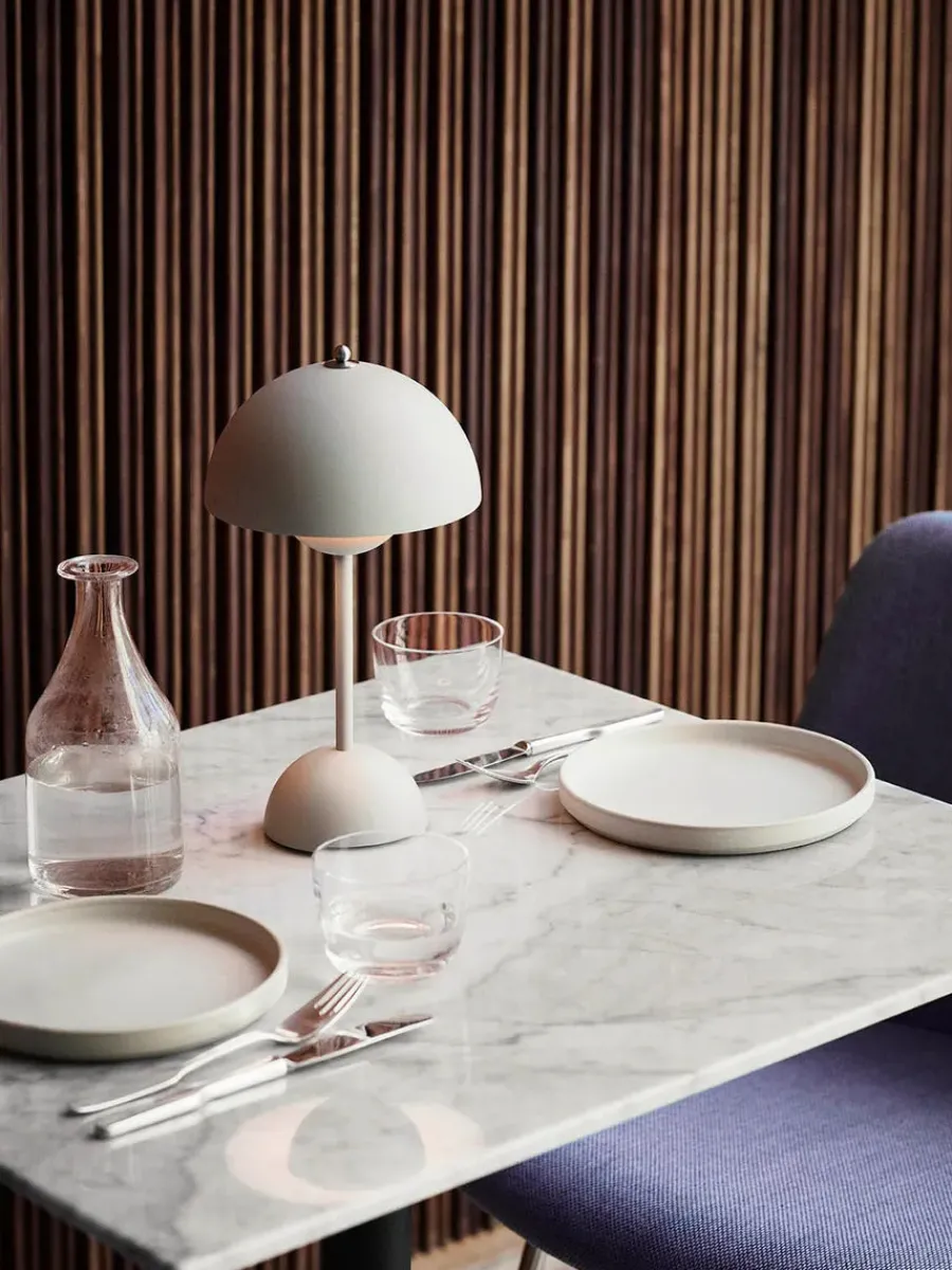 Flowerpot Portable VP9 Bordlampe af Verner Panton<&Tradition Best