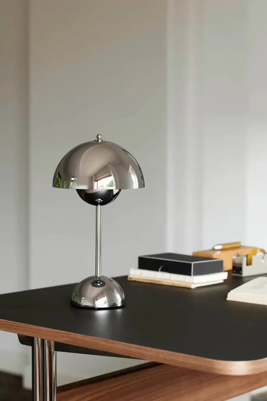 Flowerpot Portable VP9 Bordlampe af Verner Panton<&Tradition Best