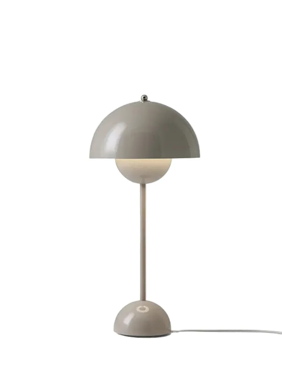 Flowerpot VP3 bordlampe af Verner Panton<&Tradition