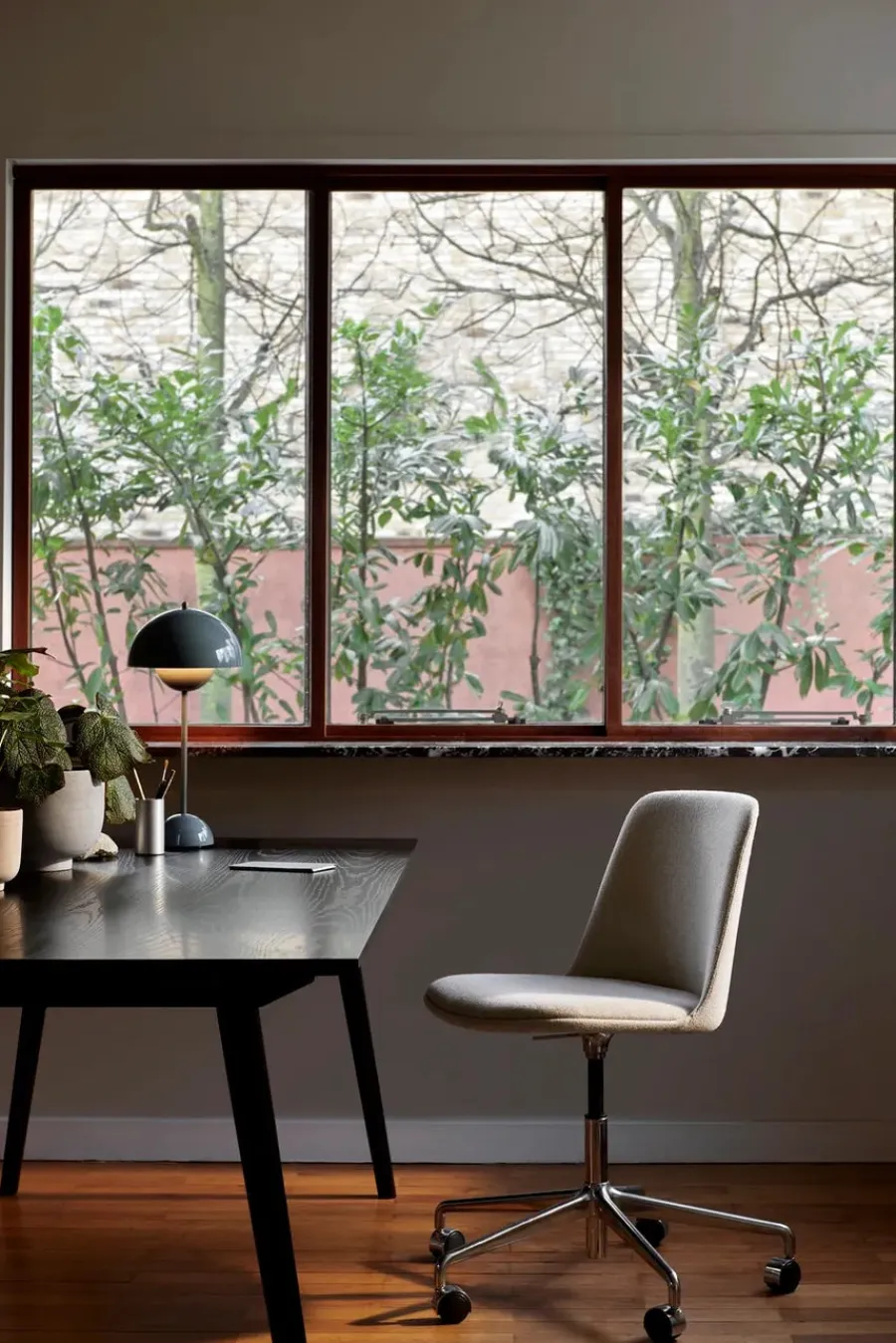 Flowerpot VP3 bordlampe af Verner Panton<&Tradition