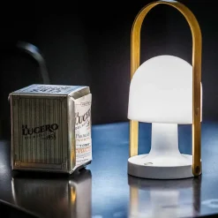 Follow Me grøn bordlampe fra<Marset Outlet