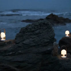 Follow Me terracotta bordlampe fra<Marset Outlet