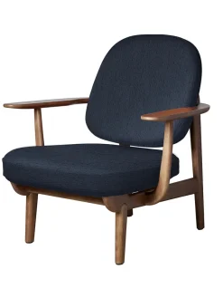 Fred Lænestol, valnødfarvet eg fra<Fritz Hansen