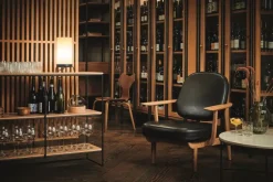 Fred Lænestol, valnødfarvet eg fra<Fritz Hansen