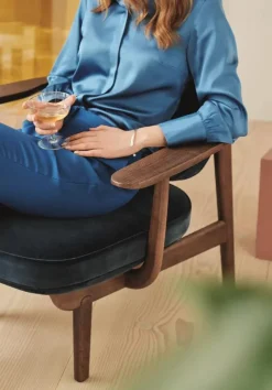 Fred Lænestol, valnødfarvet eg fra<Fritz Hansen