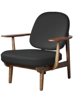 Fred Lænestol, valnødfarvet eg fra<Fritz Hansen