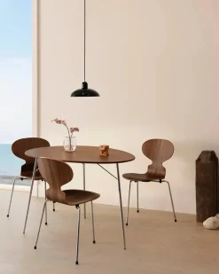 Æggebordet af Arne Jacobsen<Fritz Hansen