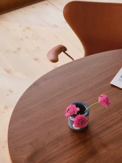 Æggebordet af Arne Jacobsen<Fritz Hansen