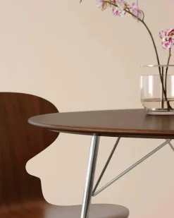 Æggebordet af Arne Jacobsen<Fritz Hansen