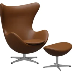Ægget, Sort Essential læder, med returdrej inkl. skammel af Arne Jacobsen<Fritz Hansen Sale