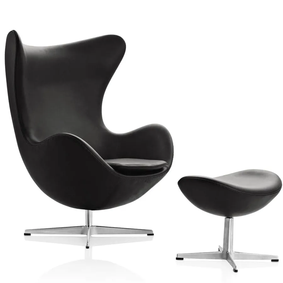 Ægget, Sort Grace læder, uden returdrej inkl. skammel af Arne Jacobsen<Fritz Hansen Best