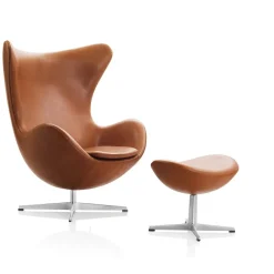 Ægget, Valnød Grace læder, med returdrej inkl. skammel af Arne Jacobsen<Fritz Hansen Discount