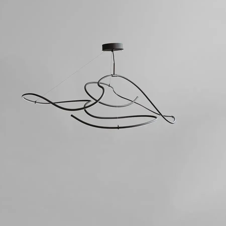 Ghost Chandelier, Big, Burned Black fra<101 Copenhagen Best