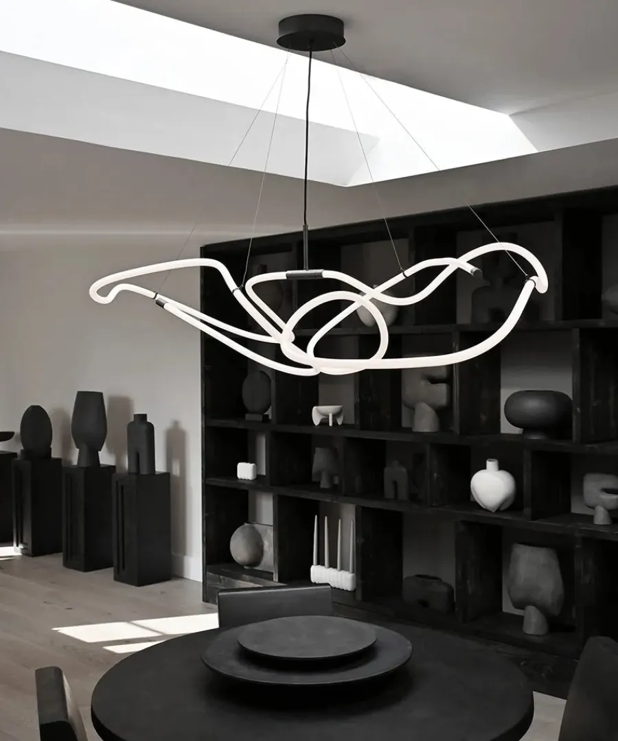Ghost Chandelier, Big, Burned Black fra<101 Copenhagen Best