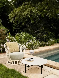 Grace Outdoor Lounge Chair fra<GUBI New