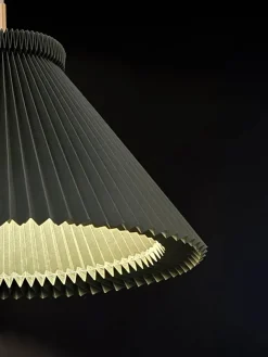 334H Gulvlampe, buttermilk fra<Le Klint Outlet