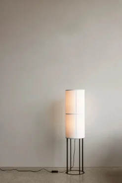 Hashira High Floor Lamp White fra<Audo Copenhagen Sale